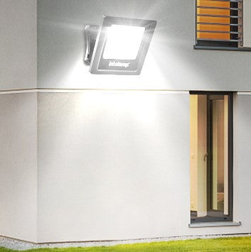 projecteur-solaire-exterieur-hadar-brillant-1